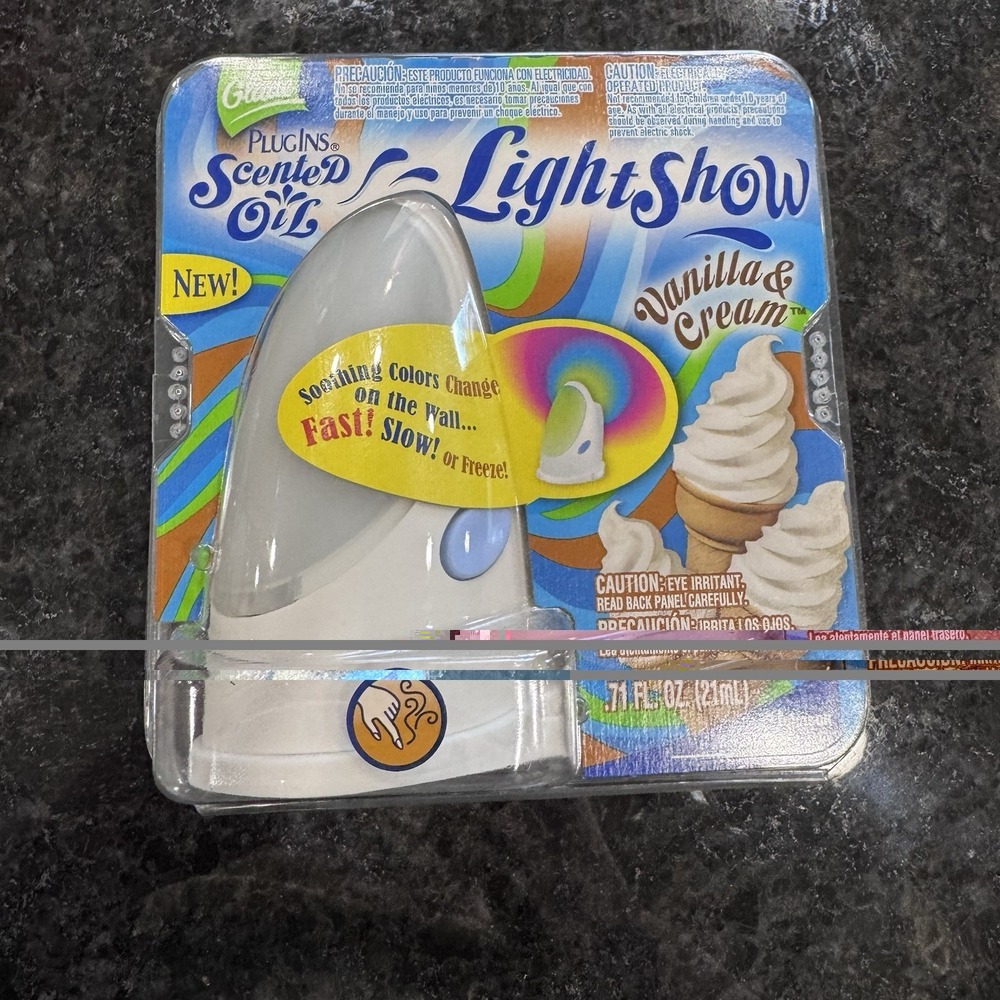Glade Plugins Scented Oil Light Show Air Freshener Vanilla Cream NEW #3833